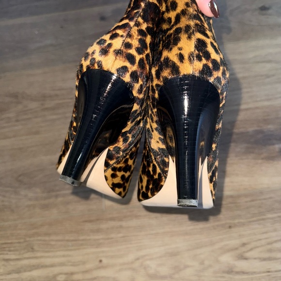 Tory Burch Lila Animal Print Ankle Booties Size 10 - Picture 7 of 15